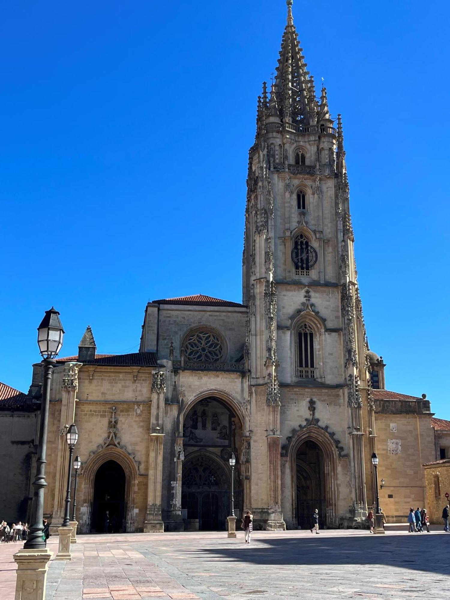 Apartamento Salsipuedes-La Catedral Oviedo Dış mekan fotoğraf